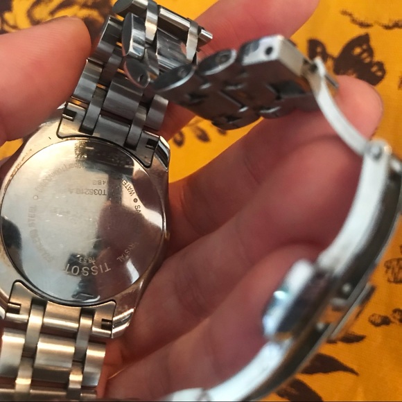 **SOLD** ✨Auth - 🇨🇭 Tissot Classic Women’s Watch - Picture 2 of 2